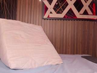 CamilaParisi live cam preview