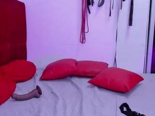 Live webcam model charlottealvernia on Soda Cams