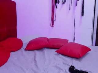 Live webcam model charlottealvernia on Soda Cams