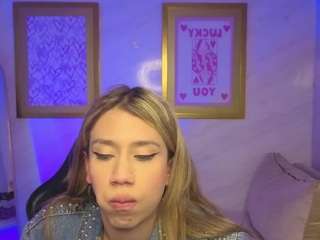 evy-lux-v Live Webcam on CamSoda