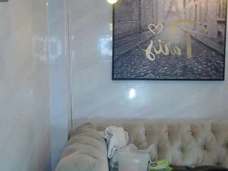 evy-lux-v