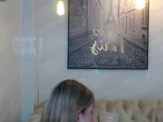 evy-lux-v