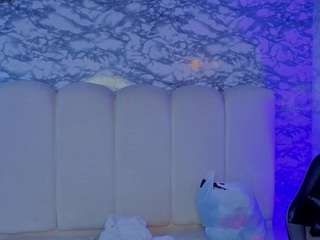 evy-lux-v est une fille coquine qui fait des lives coquins se produisant sur CamSoda. Découvrez ses tags uniques : average,dirty talk,green eyes,no drinking,no smoking,roleplay,tattoos,blonde hair,hd,small tits,