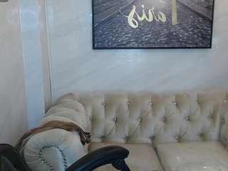 evy-lux-v