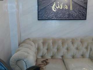 Evy-Lux-V