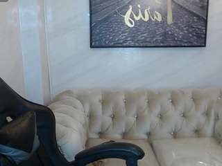 Evy-Lux-V