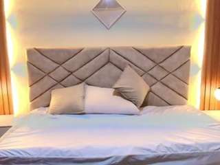 laracooper live cam profile