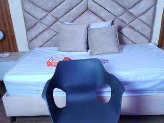 laracooper live cam profile