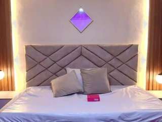 laracooper live cam profile