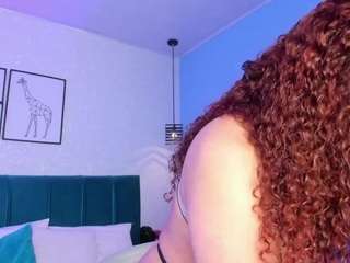 ninna-curly's CamSoda show and profile