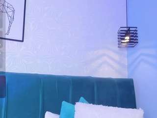 ninna-curly live webcam show