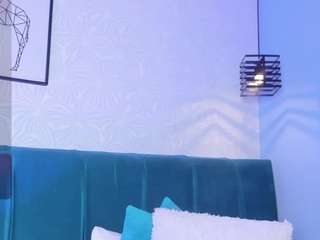 ninna-curly live webcam show