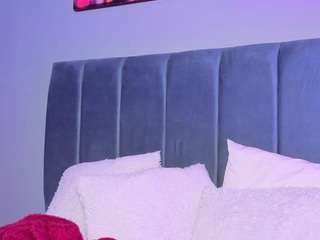 ninna-curly live webcam show