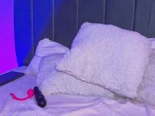 ninna-curly live on CamSoda