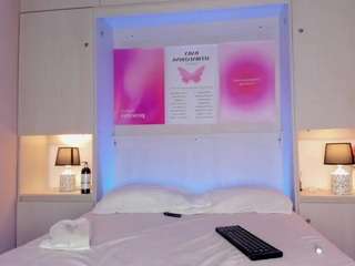 Live webcam model oshwn on Soda Cams