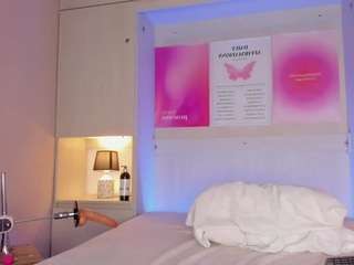 Live webcam model oshwn on Soda Cams