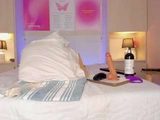 Live webcam model oshwn on Soda Cams