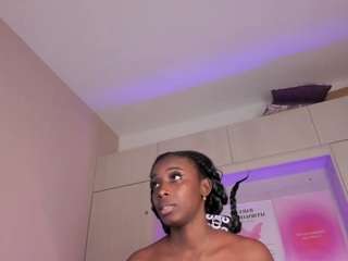 oshwn's CamSoda show and profile