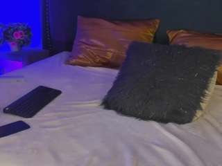ShainaBonne live webcam show