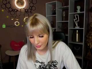 trixy-melison's CamSoda show and profile