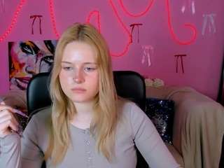 trixy-melison's CamSoda show and profile