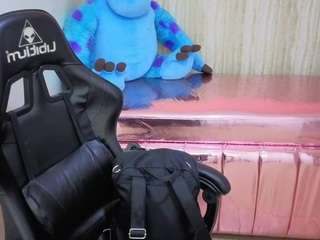 Live webcam model zedin02-t on Soda Cams