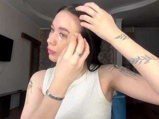 Live webcam model clotildetelep on Soda Cams