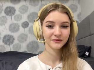 colettebasinski's CamSoda show and profile