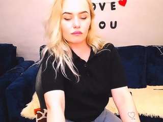 Live webcam model hila-greys on Soda Cams