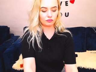 Live webcam model hila-greys on Soda Cams