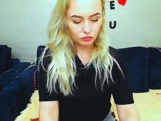 le modèle hila-greys est en webcam porno dans un show sur le site camsoda, il possède les tags suivants: milf,hd