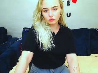 Live webcam model hila-greys on Soda Cams