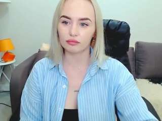 Live webcam model hila-greys on Soda Cams