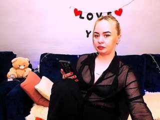 hila-greys Live Webcam on CamSoda