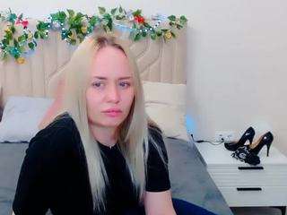 hila-greys Live Webcam on CamSoda