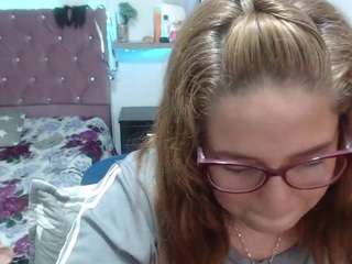 Live webcam model kataleyamilf69 on Soda Cams