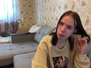 Live webcam model kittykallestad on Soda Cams