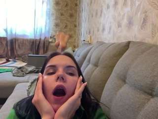 Live webcam model kittykallestad on Soda Cams