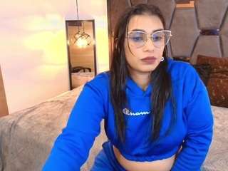 le modèle lia-blake est en webcam porno dans un show sur le site camsoda, il possède les tags suivants: anal,fingering,toys,shaved pussy,lush,lovense,hazel eyes,anal toys,fuck machine,drinking,double penetration,dildo or vibrator,deepthroat,cum,blowjob,black hair,big tits,curvy,hd,latina