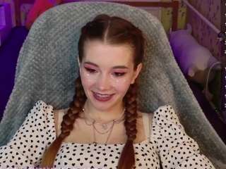 Live webcam model lunavira on Soda Cams