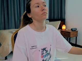 naturallyelly live cam profile