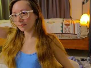 naturallyelly's CamSoda show and profile