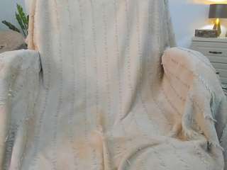 NicolleLexxy