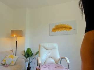NicolleLexxy