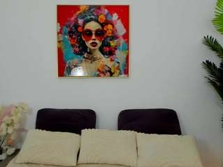 NicolleLexxy