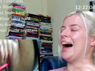 le modèle queenofthenighttt est en webcam porno dans un show sur le site camsoda, il possède les tags suivants: amateur,anal,blowjob,brown eyes,cum in pussy,dildo or vibrator,normal,blonde hair,hd,milf