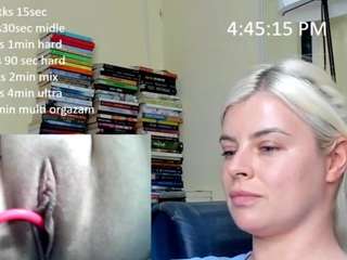 queenofthenighttt webcam model