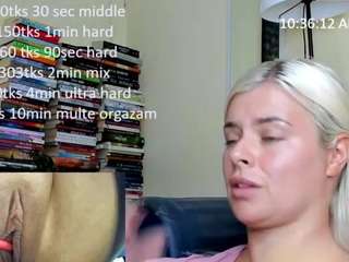 Live cam show with queenofthenighttt