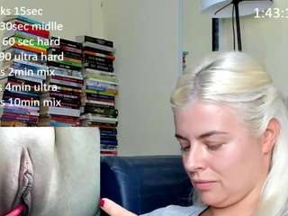queenofthenightt... Live Webcam on CamSoda