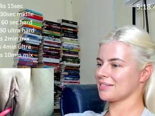 queenofthenightt... Live Webcam on CamSoda